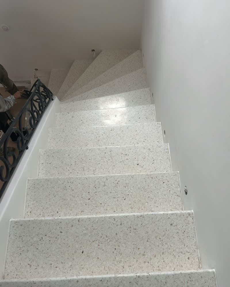 Escalier en granito vu du haut.