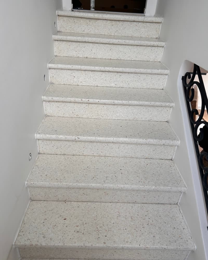 Escalier en granito, autre vue, après polissage.